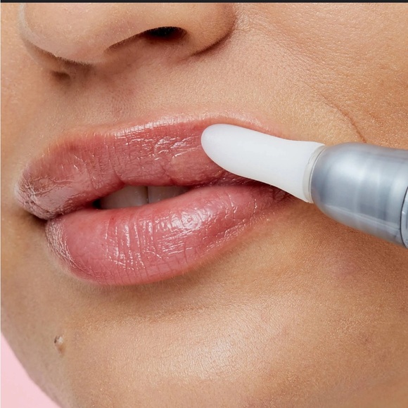 Soap & Glory Sexy Mother Pucker Fill Seeker Plumping&Rejuvenating Lip Serum NEW - Picture 7 of 13